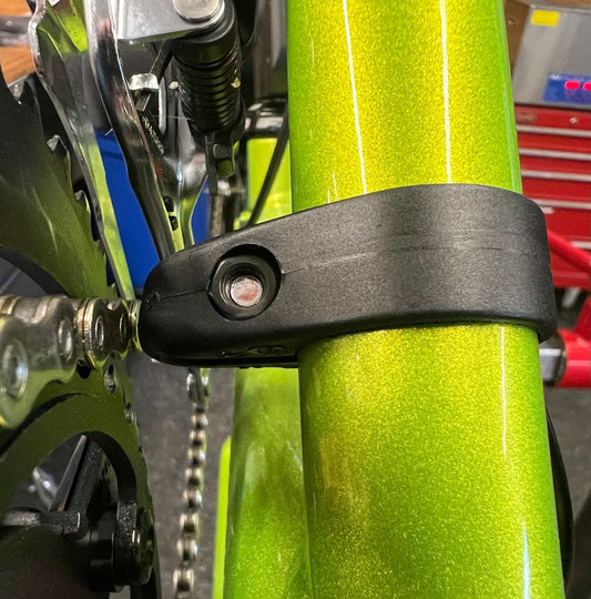 Chain deflector