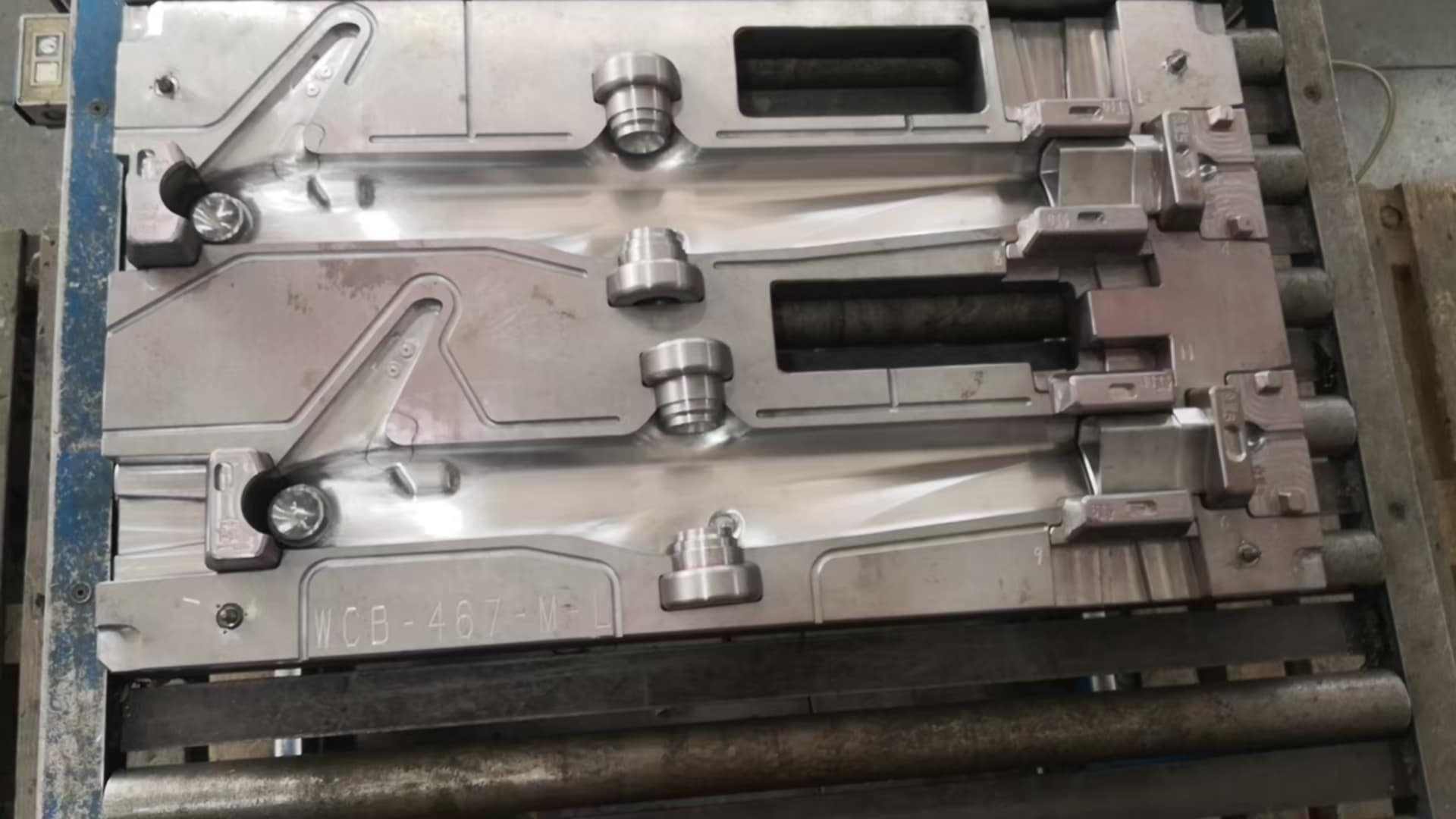 Bacchetta molds