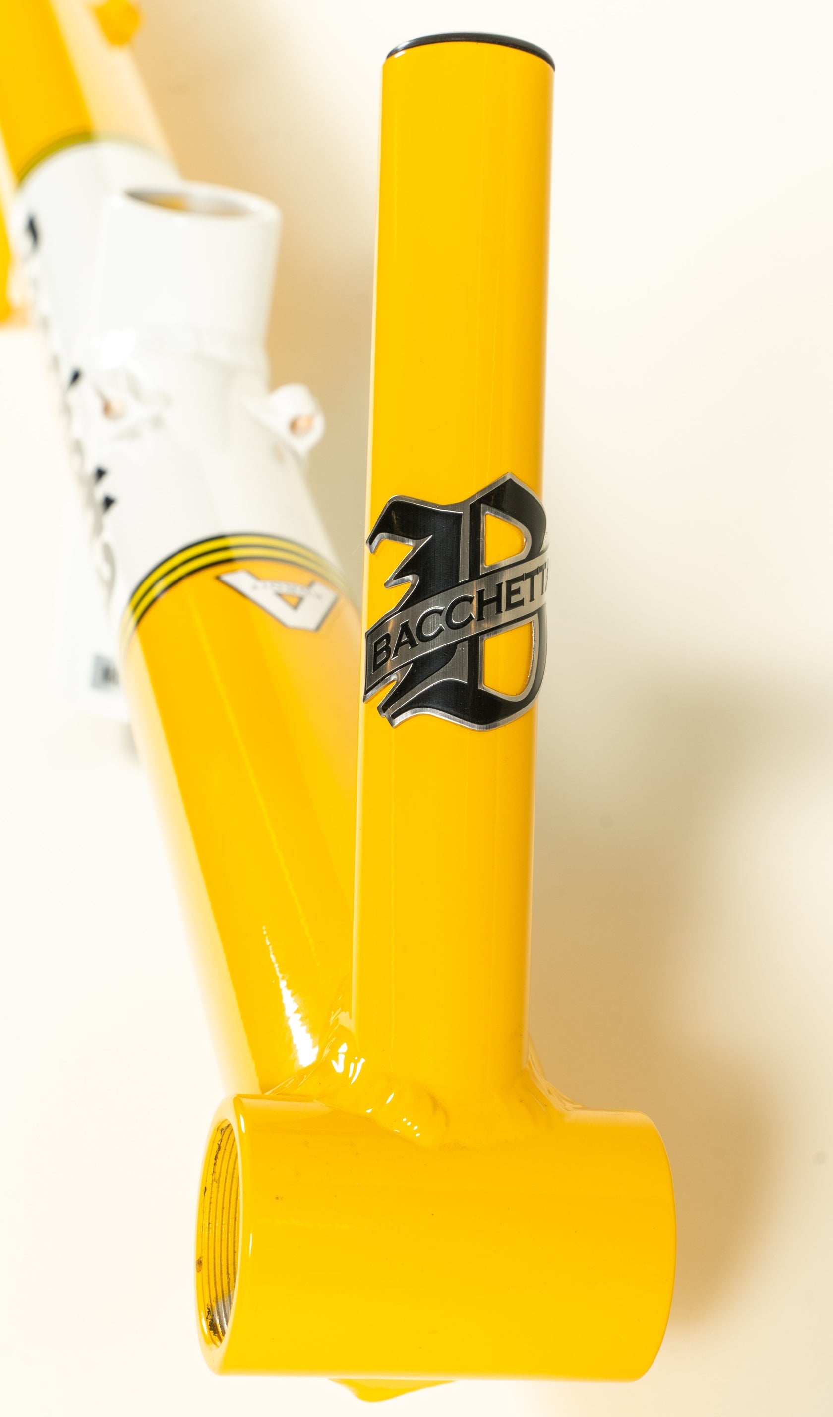 bacchetta logo on yellow frame